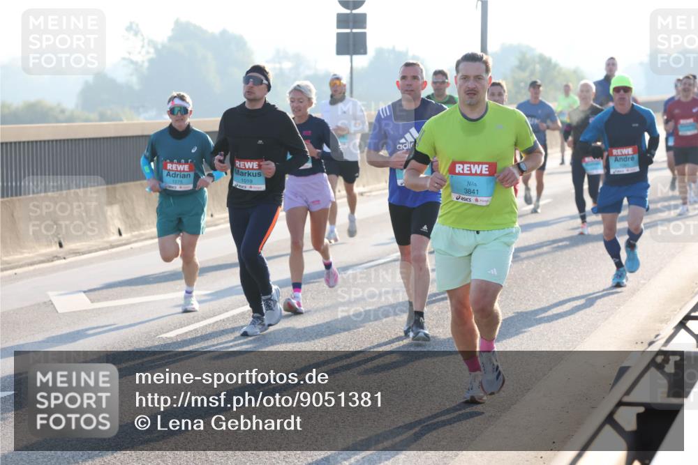 03.10.2025 - Köhlbrandbrückenlauf Lena Gebhardt http://msf.ph/oto/9051381 03.10.2025 09:14:43 Position 1 1275, 1019, 3841 meine-sportfotos.de