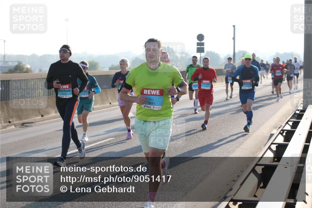 03.10.2025 - Köhlbrandbrückenlauf Lena Gebhardt http://msf.ph/oto/9051417 03.10.2025 09:14:45 Position 1 3841, 1019, 1275 meine-sportfotos.de