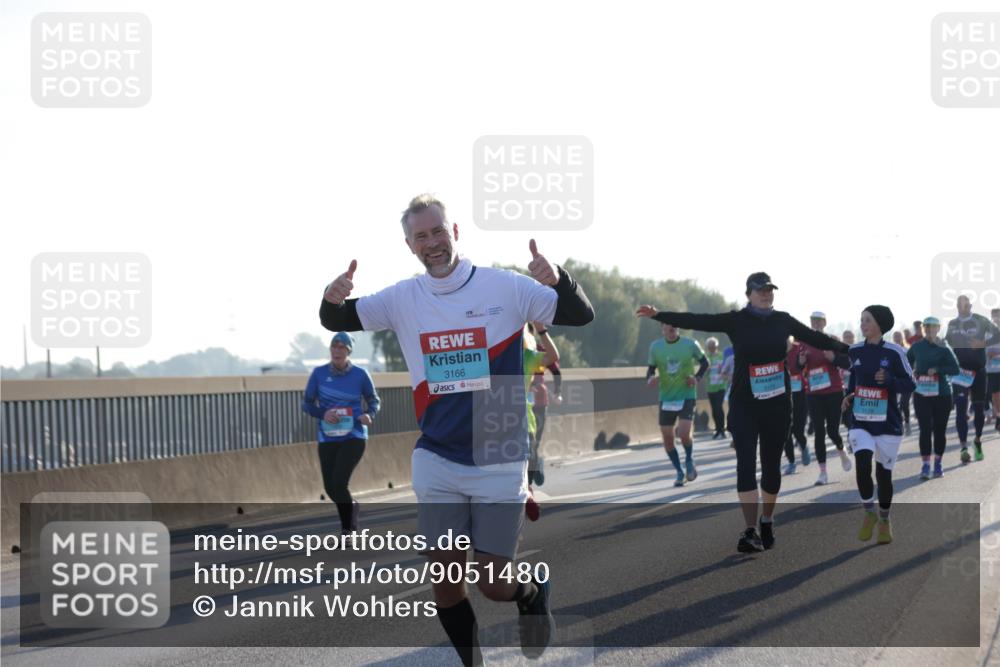 03.10.2025 - Köhlbrandbrückenlauf Jannik Wohlers http://msf.ph/oto/9051480 03.10.2025 09:19:06 Position 3 3166, 3178 meine-sportfotos.de
