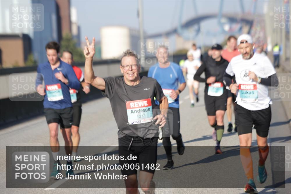 03.10.2025 - Köhlbrandbrückenlauf Jannik Wohlers http://msf.ph/oto/9051482 03.10.2025 09:46:13 Position 3 1077, 2897 meine-sportfotos.de