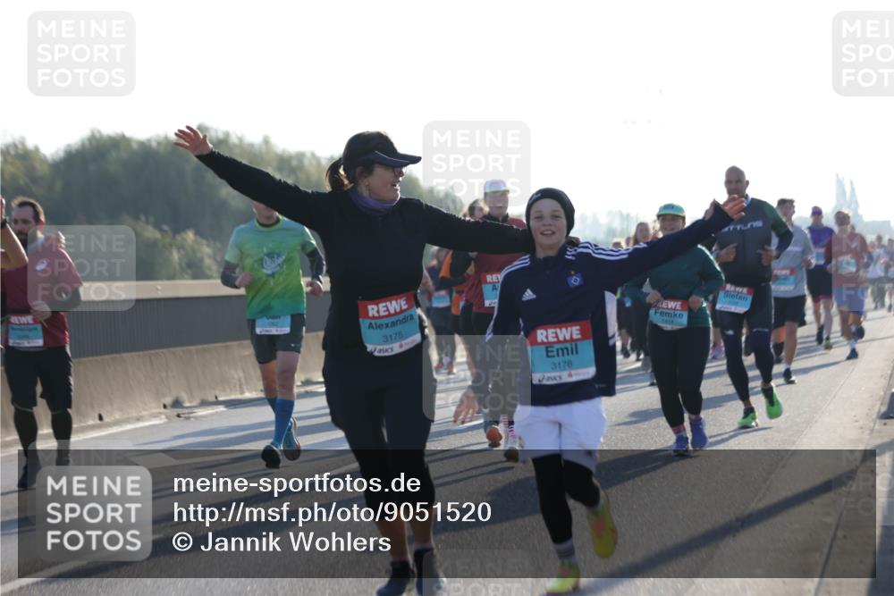 03.10.2025 - Köhlbrandbrückenlauf Jannik Wohlers http://msf.ph/oto/9051520 03.10.2025 09:19:06 Position 3 3175, 3178, 1418 meine-sportfotos.de