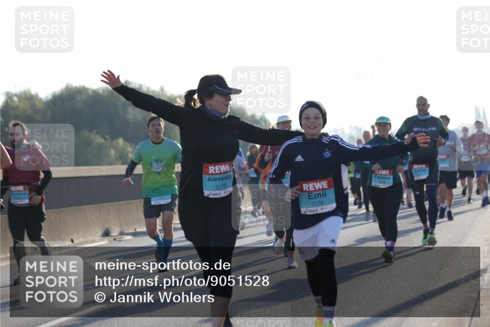 03.10.2025 - Köhlbrandbrückenlauf Jannik Wohlers http://msf.ph/oto/9051528 03.10.2025 09:19:07 Position 3 1362, 3175, 3178, 1418 meine-sportfotos.de
