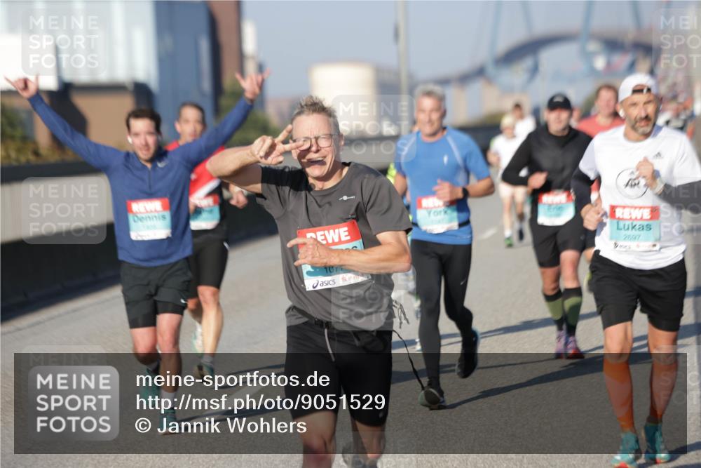 03.10.2025 - Köhlbrandbrückenlauf Jannik Wohlers http://msf.ph/oto/9051529 03.10.2025 09:46:14 Position 3 1077, 2697 meine-sportfotos.de