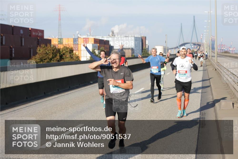03.10.2025 - Köhlbrandbrückenlauf Jannik Wohlers http://msf.ph/oto/9051537 03.10.2025 09:46:15 Position 3 1077, 2697 meine-sportfotos.de