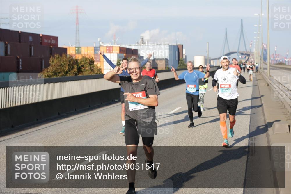 03.10.2025 - Köhlbrandbrückenlauf Jannik Wohlers http://msf.ph/oto/9051547 03.10.2025 09:46:15 Position 3 1077, 2697 meine-sportfotos.de