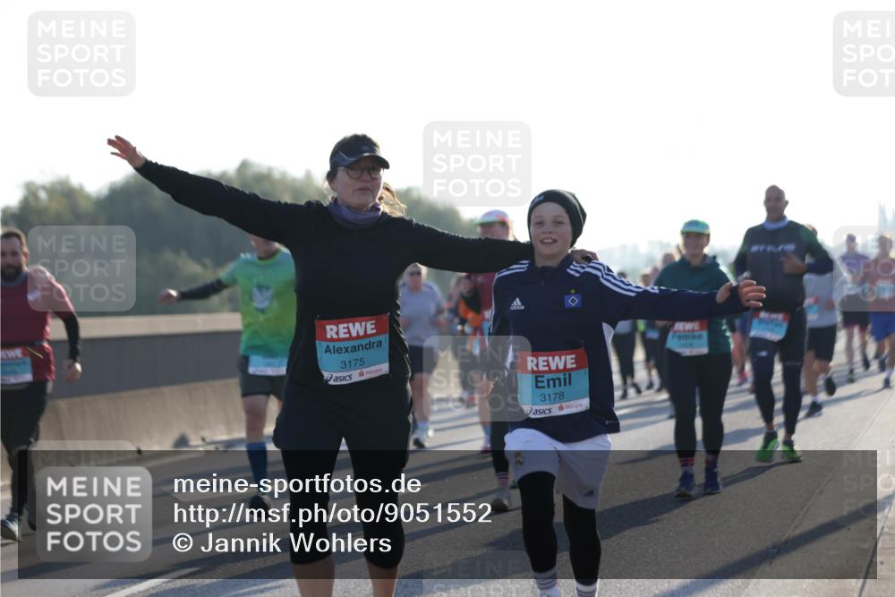03.10.2025 - Köhlbrandbrückenlauf Jannik Wohlers http://msf.ph/oto/9051552 03.10.2025 09:19:07 Position 3 3175, 3178 meine-sportfotos.de