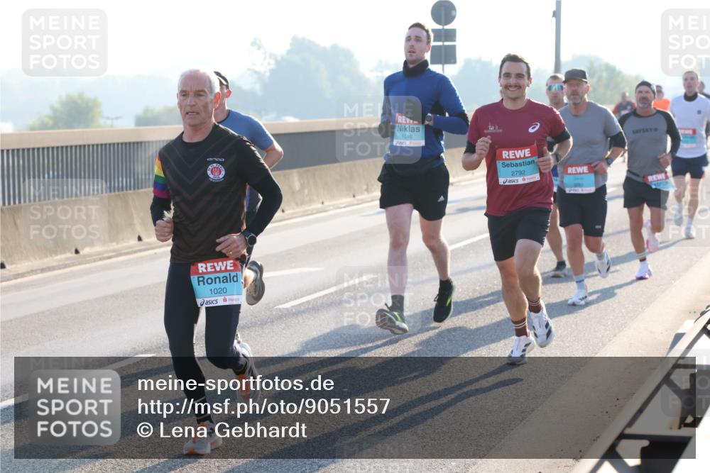 03.10.2025 - Köhlbrandbrückenlauf Lena Gebhardt http://msf.ph/oto/9051557 03.10.2025 09:14:48 Position 1 1020, 1016, 2792 meine-sportfotos.de