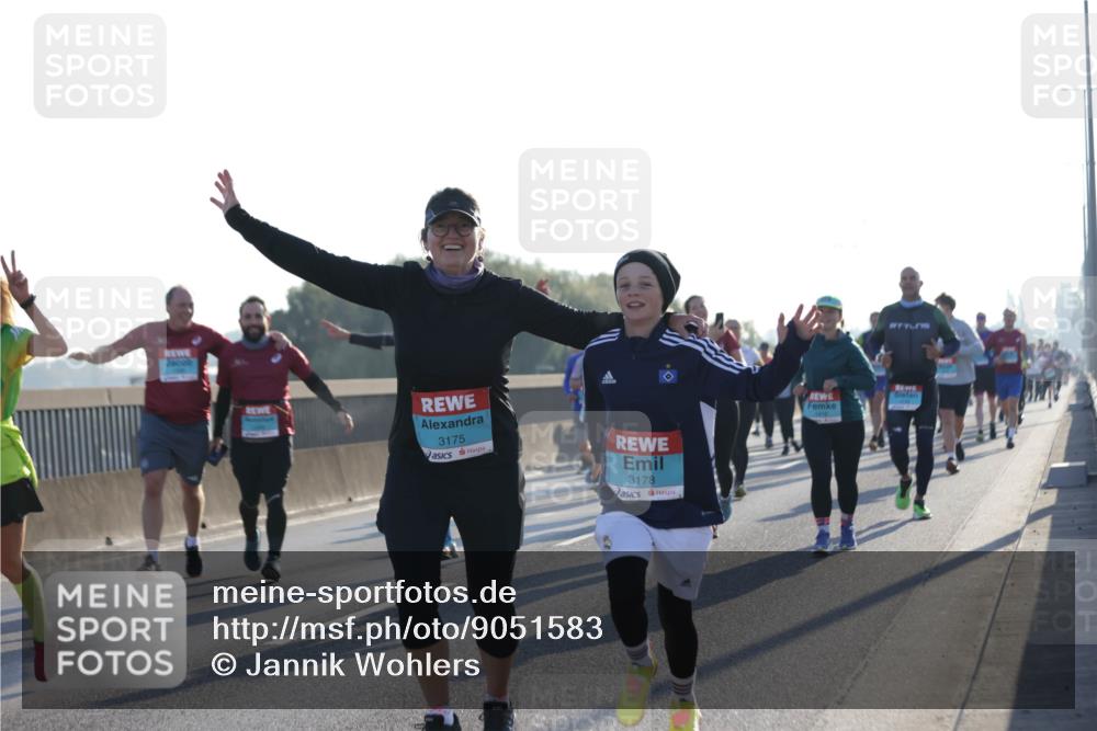 03.10.2025 - Köhlbrandbrückenlauf Jannik Wohlers http://msf.ph/oto/9051583 03.10.2025 09:19:07 Position 3 3175, 3178 meine-sportfotos.de
