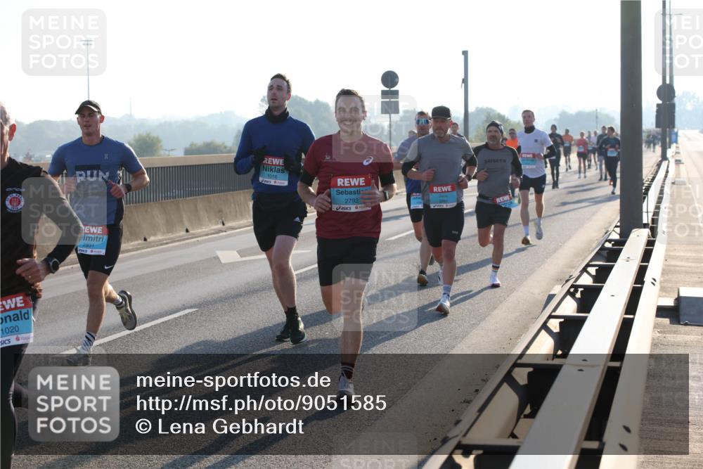 03.10.2025 - Köhlbrandbrückenlauf Lena Gebhardt http://msf.ph/oto/9051585 03.10.2025 09:14:49 Position 1 1020, 1016, 2792, 2831 meine-sportfotos.de
