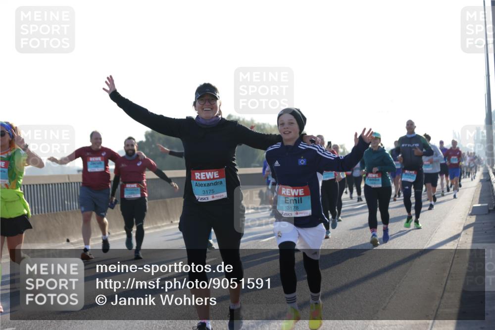 03.10.2025 - Köhlbrandbrückenlauf Jannik Wohlers http://msf.ph/oto/9051591 03.10.2025 09:19:08 Position 3 3175, 3178 meine-sportfotos.de