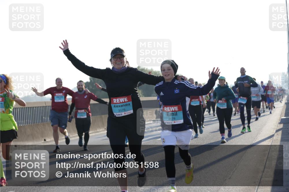 03.10.2025 - Köhlbrandbrückenlauf Jannik Wohlers http://msf.ph/oto/9051598 03.10.2025 09:19:08 Position 3 3175, 3178 meine-sportfotos.de