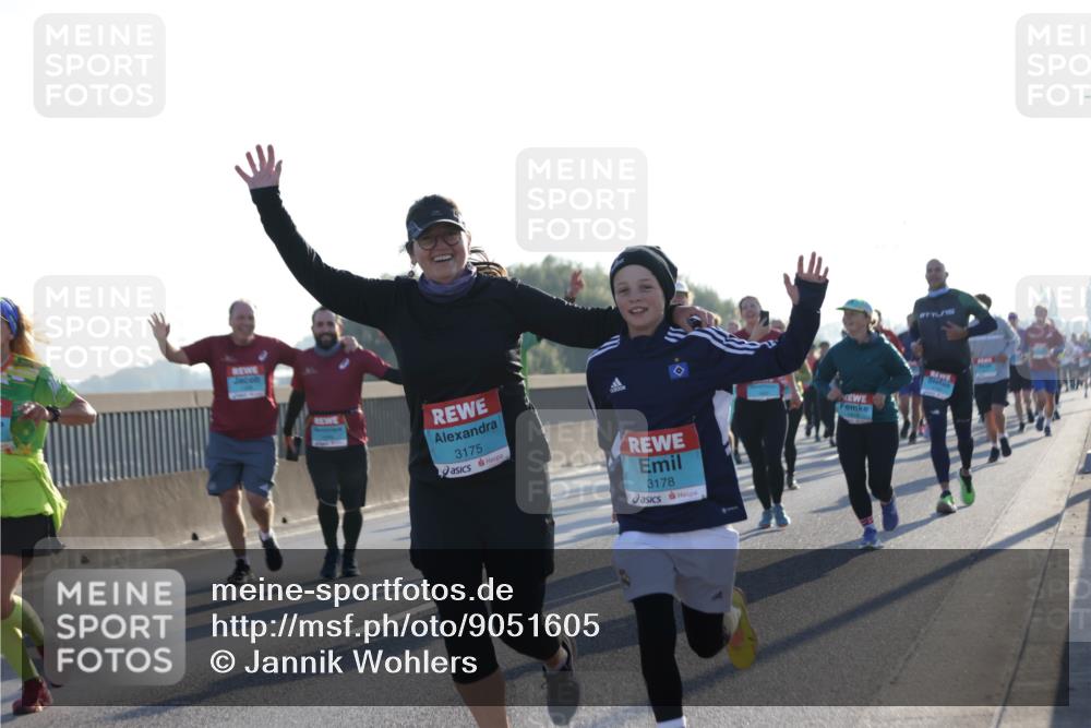 03.10.2025 - Köhlbrandbrückenlauf Jannik Wohlers http://msf.ph/oto/9051605 03.10.2025 09:19:08 Position 3 3175, 3178 meine-sportfotos.de