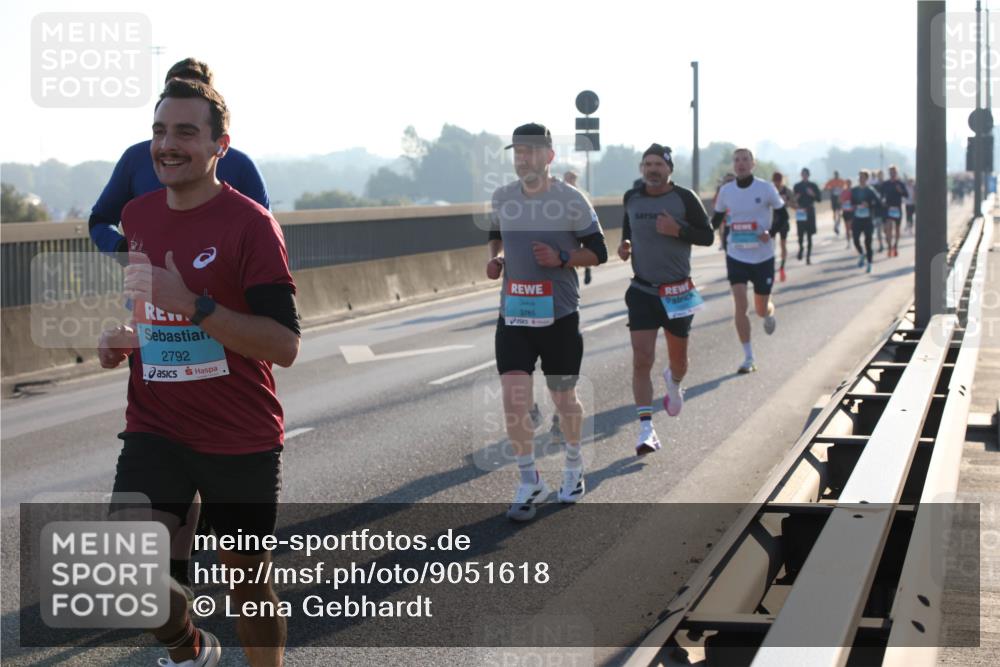 03.10.2025 - Köhlbrandbrückenlauf Lena Gebhardt http://msf.ph/oto/9051618 03.10.2025 09:14:50 Position 1 2792, 3785 meine-sportfotos.de