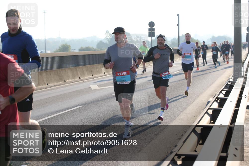03.10.2025 - Köhlbrandbrückenlauf Lena Gebhardt http://msf.ph/oto/9051628 03.10.2025 09:14:51 Position 1 3785 meine-sportfotos.de