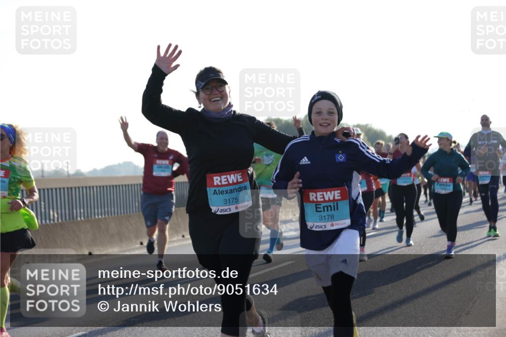 03.10.2025 - Köhlbrandbrückenlauf Jannik Wohlers http://msf.ph/oto/9051634 03.10.2025 09:19:08 Position 3 3175, 3178 meine-sportfotos.de
