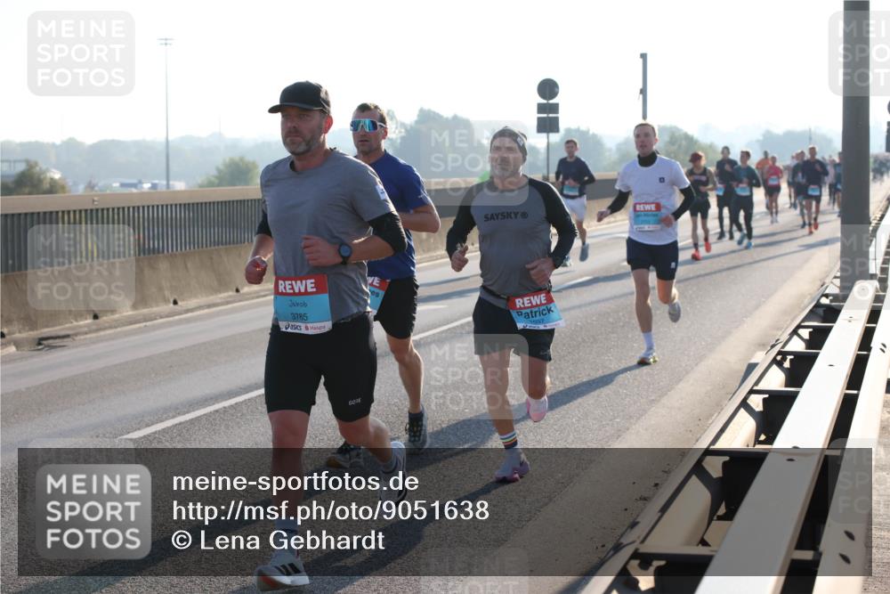 03.10.2025 - Köhlbrandbrückenlauf Lena Gebhardt http://msf.ph/oto/9051638 03.10.2025 09:14:51 Position 1 3785 meine-sportfotos.de