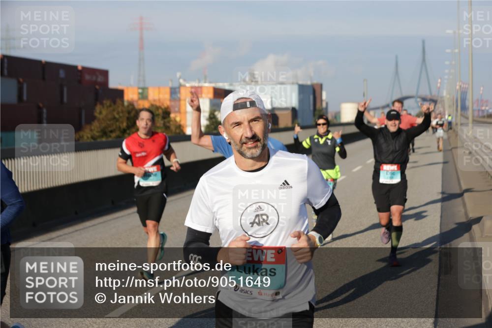 03.10.2025 - Köhlbrandbrückenlauf Jannik Wohlers http://msf.ph/oto/9051649 03.10.2025 09:46:17 Position 3 2697 meine-sportfotos.de