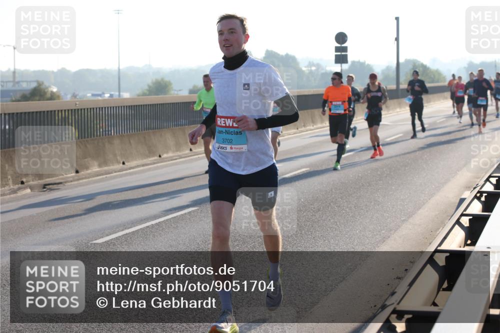 03.10.2025 - Köhlbrandbrückenlauf Lena Gebhardt http://msf.ph/oto/9051704 03.10.2025 09:14:53 Position 1 3702 meine-sportfotos.de
