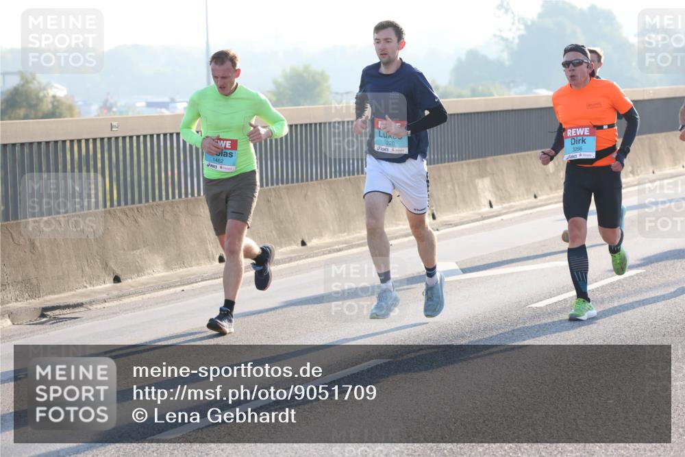 03.10.2025 - Köhlbrandbrückenlauf Lena Gebhardt http://msf.ph/oto/9051709 03.10.2025 09:14:54 Position 1 1462, 3226, 3266 meine-sportfotos.de