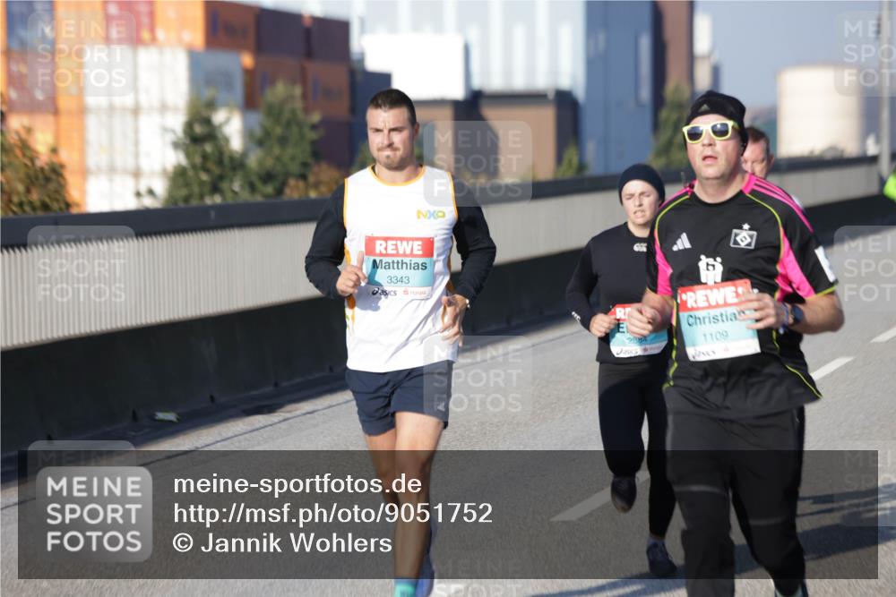 03.10.2025 - Köhlbrandbrückenlauf Jannik Wohlers http://msf.ph/oto/9051752 03.10.2025 09:46:26 Position 3 3343, 606, 2884, 1109 meine-sportfotos.de