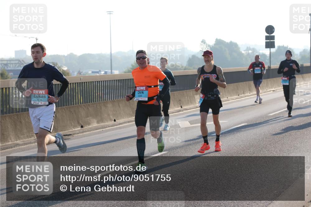 03.10.2025 - Köhlbrandbrückenlauf Lena Gebhardt http://msf.ph/oto/9051755 03.10.2025 09:14:55 Position 1 3226, 3266 meine-sportfotos.de