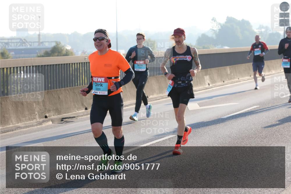 03.10.2025 - Köhlbrandbrückenlauf Lena Gebhardt http://msf.ph/oto/9051777 03.10.2025 09:14:56 Position 1 3266, 1027 meine-sportfotos.de