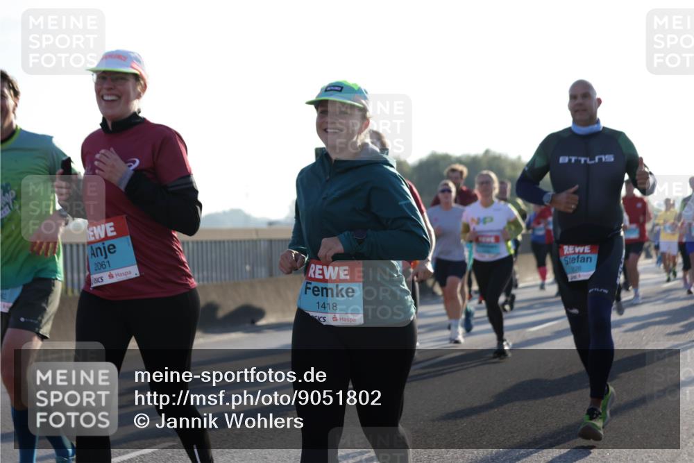 03.10.2025 - Köhlbrandbrückenlauf Jannik Wohlers http://msf.ph/oto/9051802 03.10.2025 09:19:11 Position 3 2061, 1418, 1826 meine-sportfotos.de