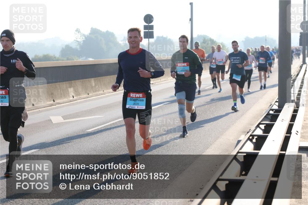 03.10.2025 - Köhlbrandbrückenlauf Lena Gebhardt http://msf.ph/oto/9051852 03.10.2025 09:14:59 Position 1 36, 3628, 3763 meine-sportfotos.de