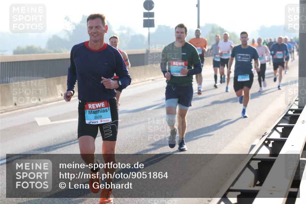 03.10.2025 - Köhlbrandbrückenlauf Lena Gebhardt http://msf.ph/oto/9051864 03.10.2025 09:14:59 Position 1 3628, 376 meine-sportfotos.de