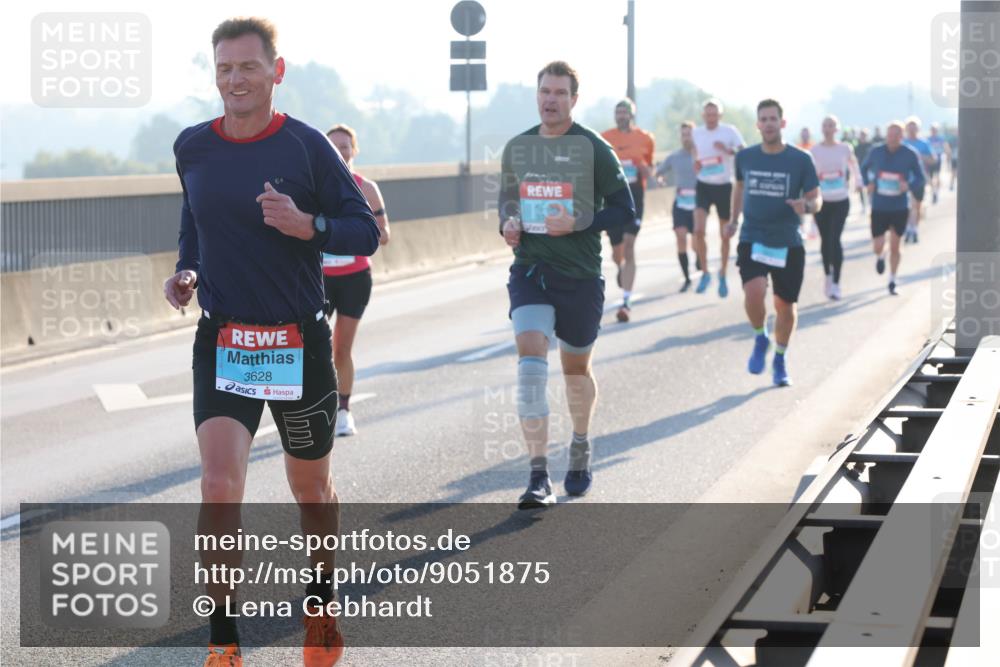 03.10.2025 - Köhlbrandbrückenlauf Lena Gebhardt http://msf.ph/oto/9051875 03.10.2025 09:14:59 Position 1 3628 meine-sportfotos.de