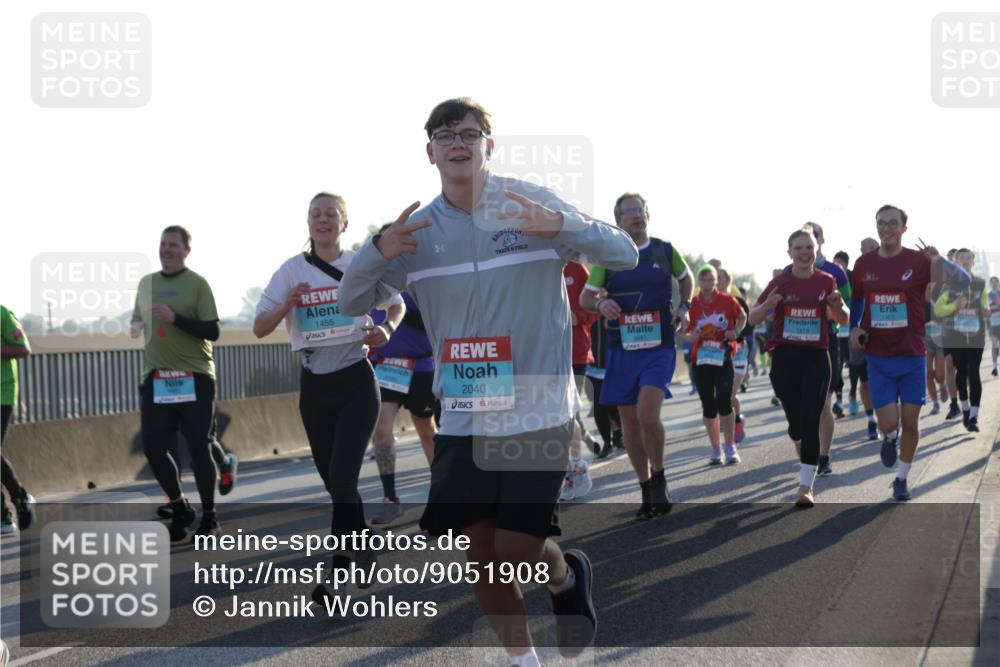 03.10.2025 - Köhlbrandbrückenlauf Jannik Wohlers http://msf.ph/oto/9051908 03.10.2025 09:19:14 Position 3 1455, 2040, 1901, 1818 meine-sportfotos.de