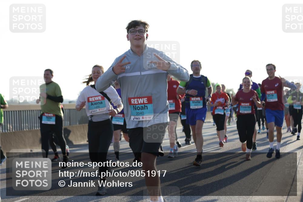 03.10.2025 - Köhlbrandbrückenlauf Jannik Wohlers http://msf.ph/oto/9051917 03.10.2025 09:19:14 Position 3 1455, 2040, 1819 meine-sportfotos.de