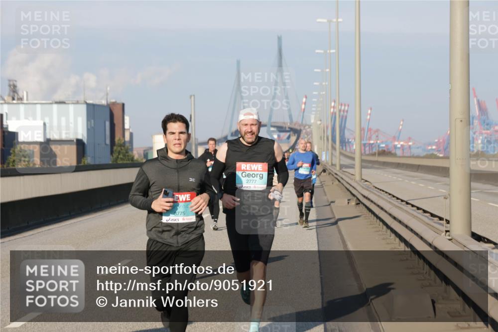 03.10.2025 - Köhlbrandbrückenlauf Jannik Wohlers http://msf.ph/oto/9051921 03.10.2025 09:46:36 Position 3 8775, 2777 meine-sportfotos.de