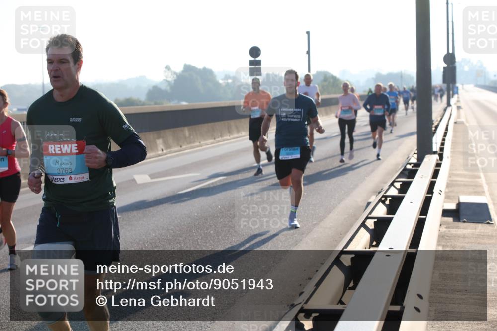 03.10.2025 - Köhlbrandbrückenlauf Lena Gebhardt http://msf.ph/oto/9051943 03.10.2025 09:15:01 Position 1 35, 3763 meine-sportfotos.de