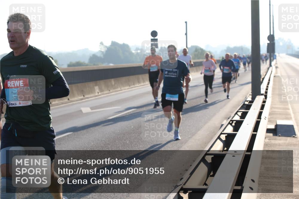 03.10.2025 - Köhlbrandbrückenlauf Lena Gebhardt http://msf.ph/oto/9051955 03.10.2025 09:15:01 Position 1 35, 376 meine-sportfotos.de