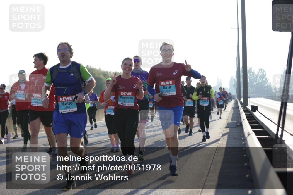 03.10.2025 - Köhlbrandbrückenlauf Jannik Wohlers http://msf.ph/oto/9051978 03.10.2025 09:19:15 Position 3 1456, 3691, 1818, 1901 meine-sportfotos.de