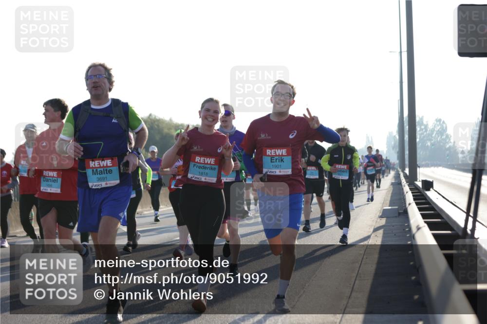 03.10.2025 - Köhlbrandbrückenlauf Jannik Wohlers http://msf.ph/oto/9051992 03.10.2025 09:19:15 Position 3 1456, 3691, 1818, 1901 meine-sportfotos.de
