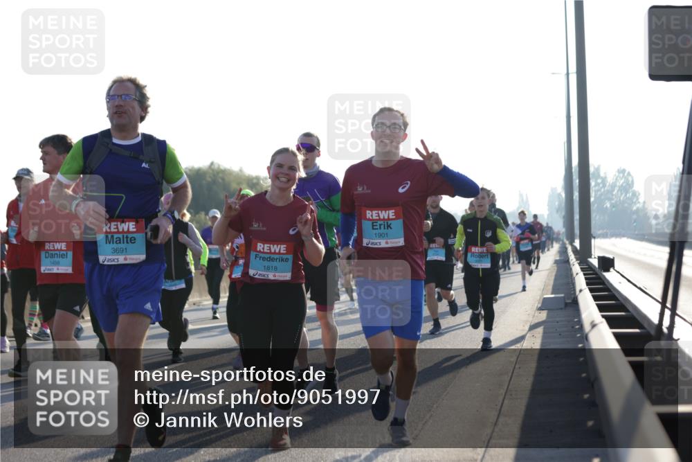 03.10.2025 - Köhlbrandbrückenlauf Jannik Wohlers http://msf.ph/oto/9051997 03.10.2025 09:19:15 Position 3 1456, 3691, 1818, 1901 meine-sportfotos.de