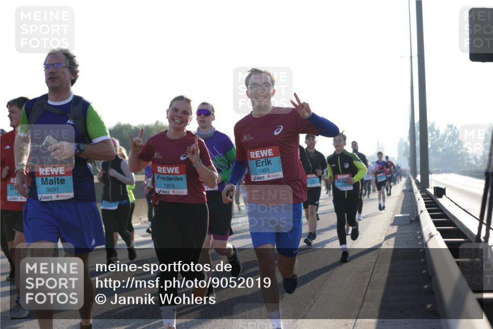 03.10.2025 - Köhlbrandbrückenlauf Jannik Wohlers http://msf.ph/oto/9052019 03.10.2025 09:19:16 Position 3 3691, 1818, 1901 meine-sportfotos.de