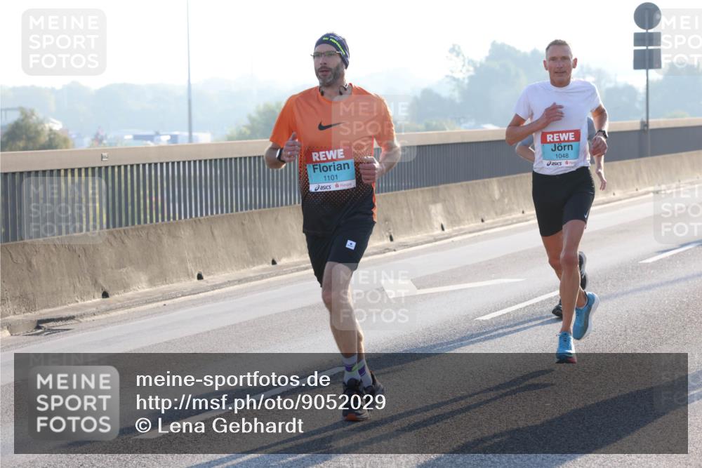 03.10.2025 - Köhlbrandbrückenlauf Lena Gebhardt http://msf.ph/oto/9052029 03.10.2025 09:15:04 Position 1 1101, 1048 meine-sportfotos.de