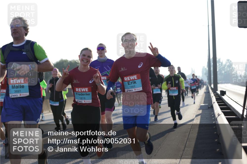 03.10.2025 - Köhlbrandbrückenlauf Jannik Wohlers http://msf.ph/oto/9052031 03.10.2025 09:19:16 Position 3 145, 3691, 1818, 1901 meine-sportfotos.de