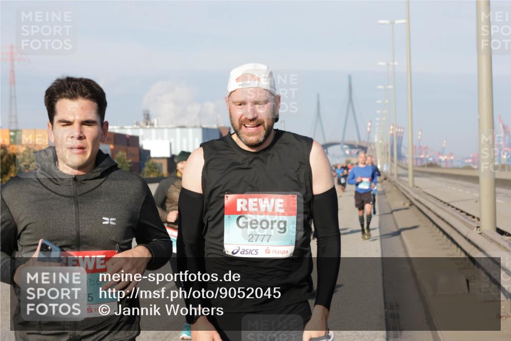 03.10.2025 - Köhlbrandbrückenlauf Jannik Wohlers http://msf.ph/oto/9052045 03.10.2025 09:46:38 Position 3 3775, 2777 meine-sportfotos.de