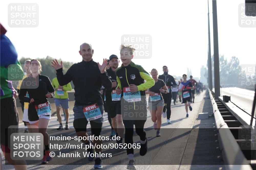 03.10.2025 - Köhlbrandbrückenlauf Jannik Wohlers http://msf.ph/oto/9052065 03.10.2025 09:19:17 Position 3 1485, 3734, 3369, 3371 meine-sportfotos.de