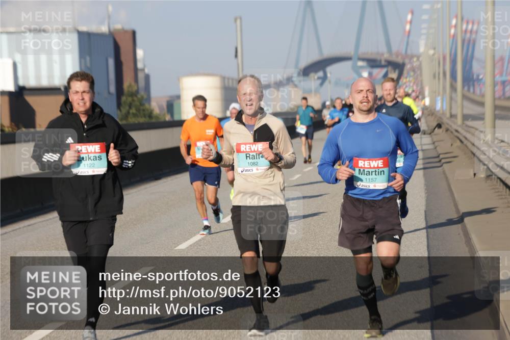 03.10.2025 - Köhlbrandbrückenlauf Jannik Wohlers http://msf.ph/oto/9052123 03.10.2025 09:46:41 Position 3 1122, 1082, 1157 meine-sportfotos.de