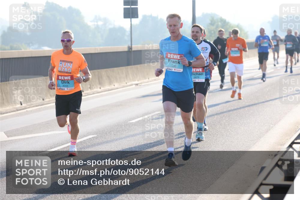03.10.2025 - Köhlbrandbrückenlauf Lena Gebhardt http://msf.ph/oto/9052144 03.10.2025 09:15:07 Position 1 3043, 1030, 2879 meine-sportfotos.de
