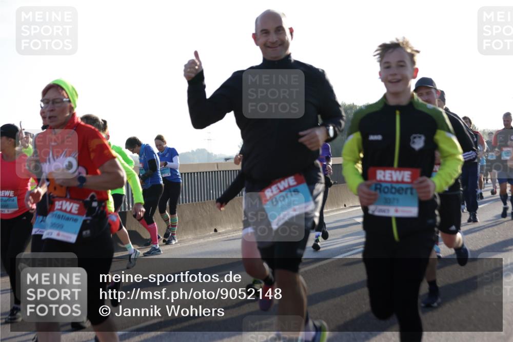 03.10.2025 - Köhlbrandbrückenlauf Jannik Wohlers http://msf.ph/oto/9052148 03.10.2025 09:19:18 Position 3 2080, 5609, 3369, 3071 meine-sportfotos.de