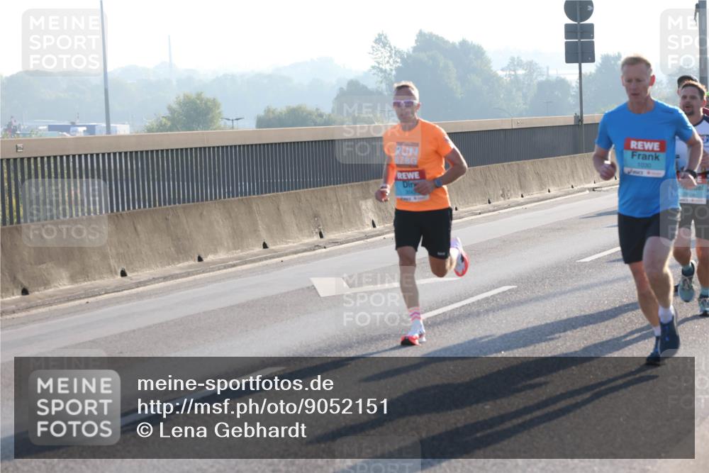 03.10.2025 - Köhlbrandbrückenlauf Lena Gebhardt http://msf.ph/oto/9052151 03.10.2025 09:15:08 Position 1 1030, 2879 meine-sportfotos.de