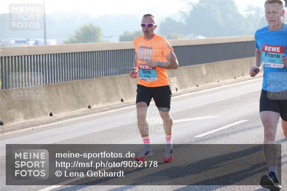 03.10.2025 - Köhlbrandbrückenlauf Lena Gebhardt http://msf.ph/oto/9052178 03.10.2025 09:15:08 Position 1 3043, 1030 meine-sportfotos.de