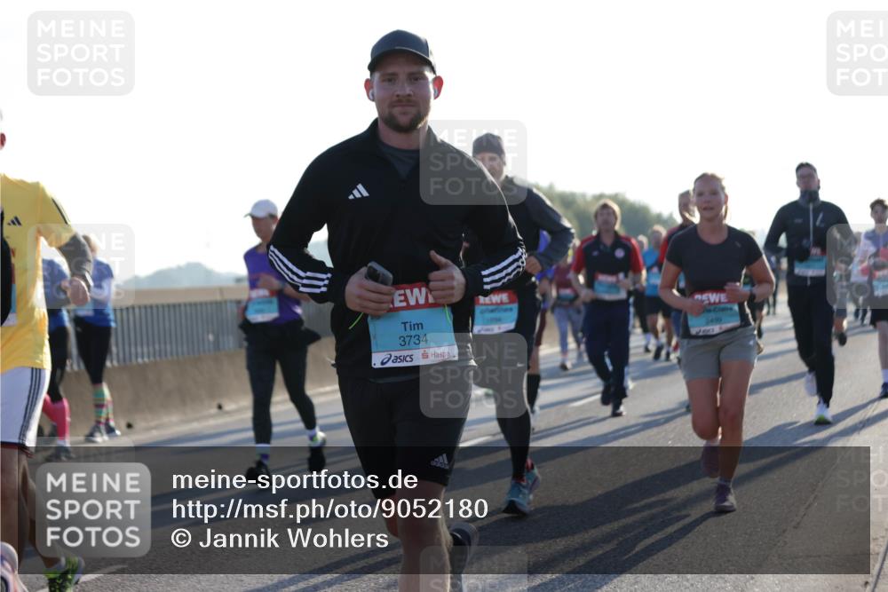 03.10.2025 - Köhlbrandbrückenlauf Jannik Wohlers http://msf.ph/oto/9052180 03.10.2025 09:19:19 Position 3 3734, 2499 meine-sportfotos.de