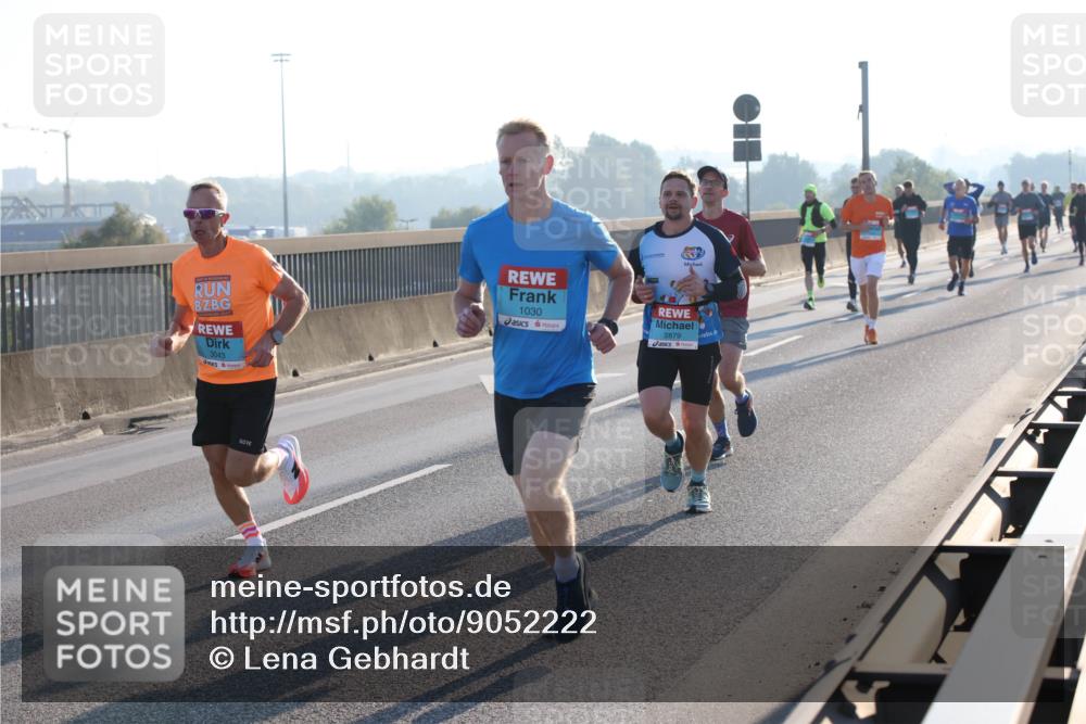 03.10.2025 - Köhlbrandbrückenlauf Lena Gebhardt http://msf.ph/oto/9052222 03.10.2025 09:15:09 Position 1 3043, 1030, 2879 meine-sportfotos.de